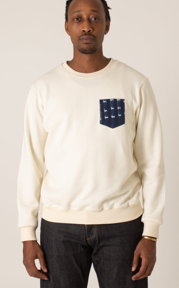 Crewneck sweater with indigo pocket