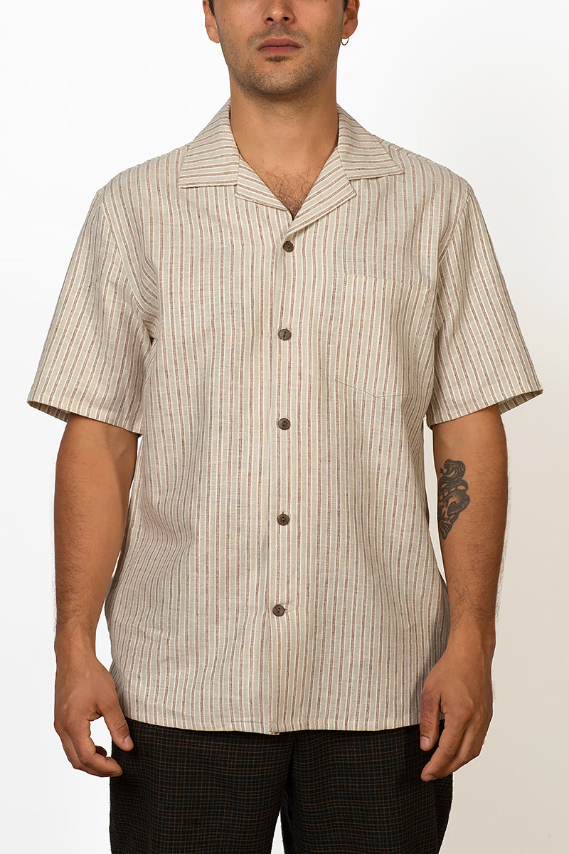 hemp short sleeve shirt with coconut buttons male front